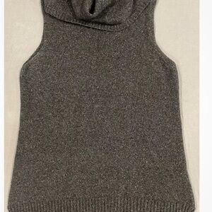 Mía mai Gray Turtleneck Sweater Vest